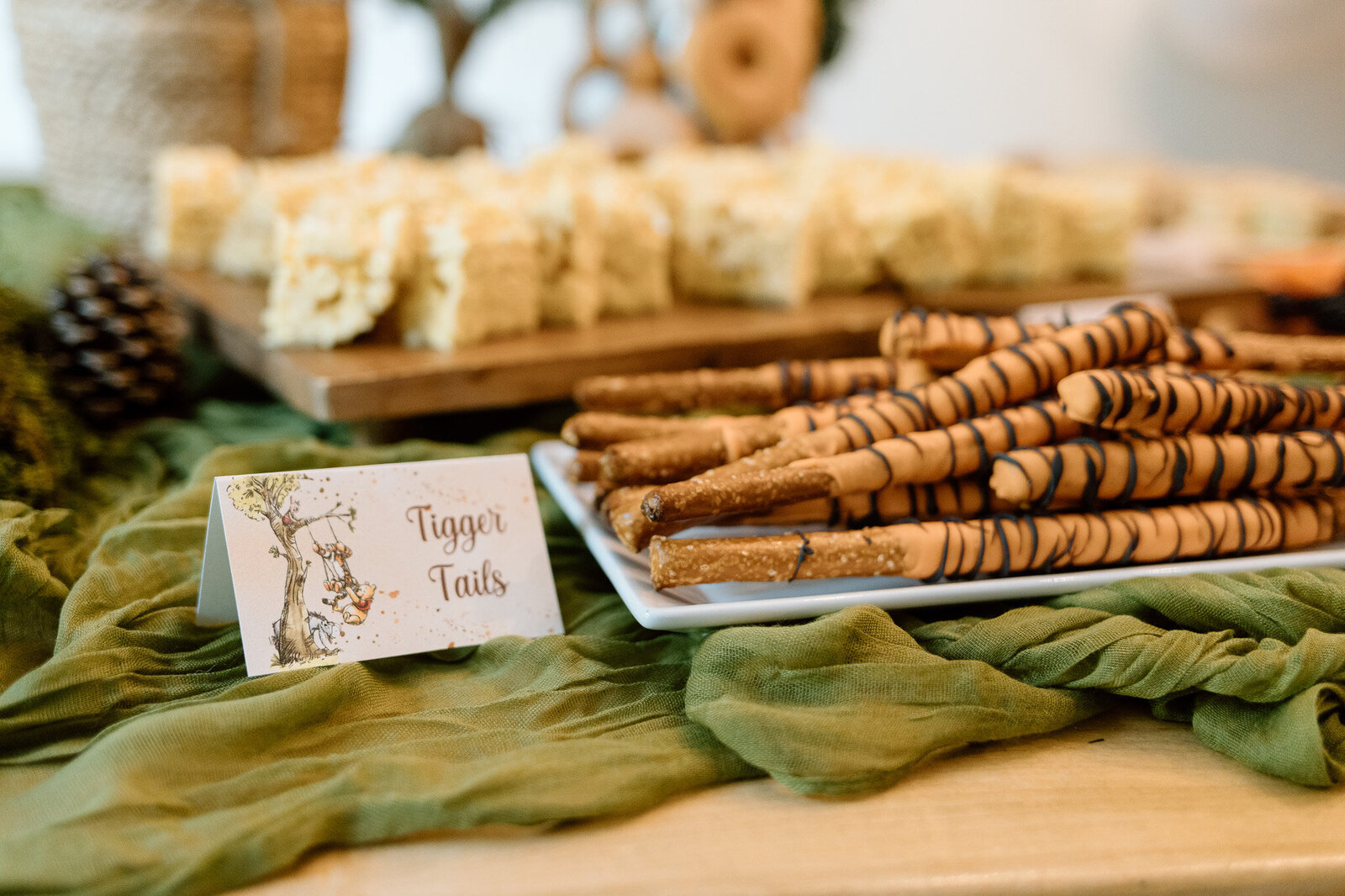 winnie-the-pooh-smash-cake-party-photography (5)
