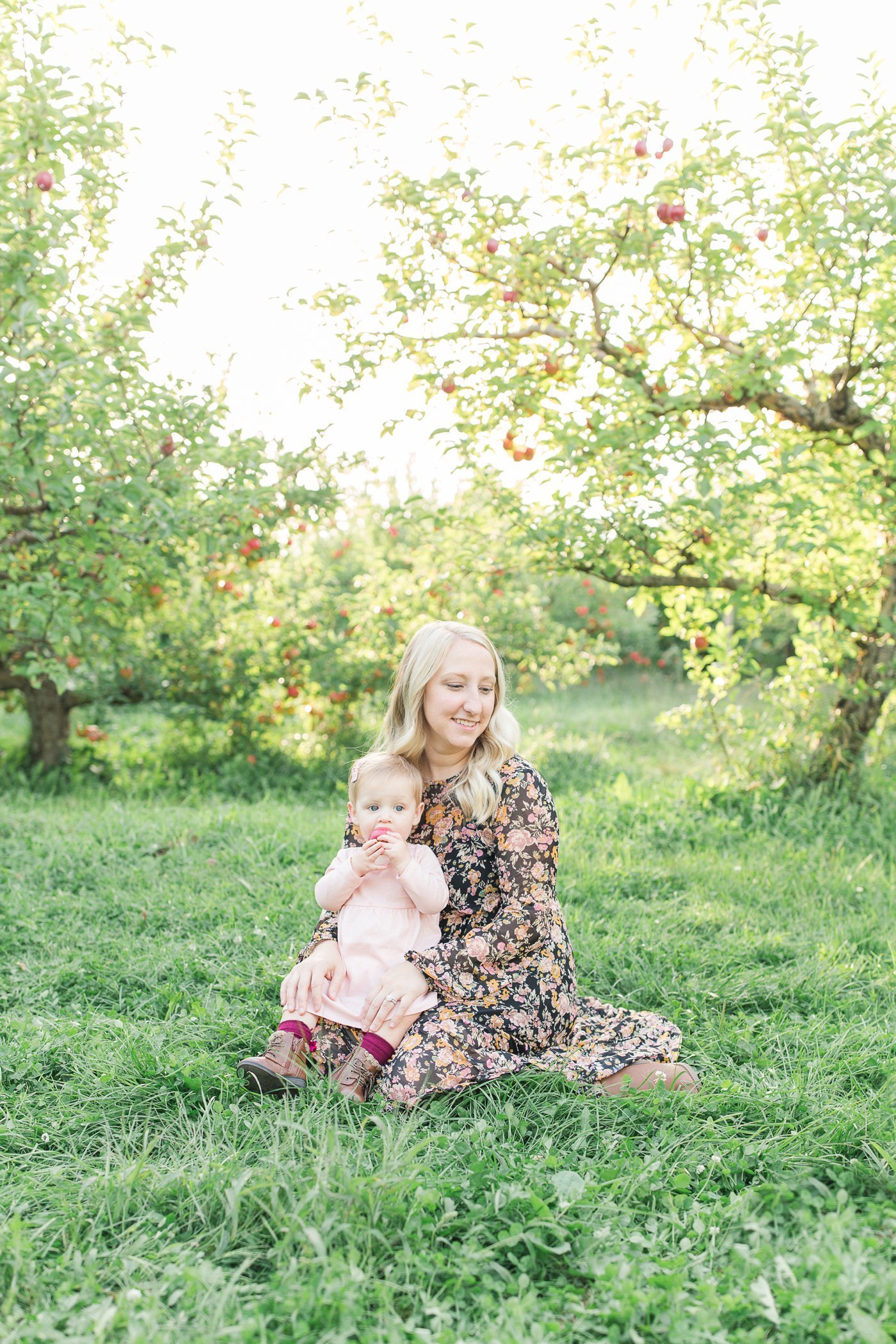 fall-the-apple-farm-victor-new-york-family-portrait-24