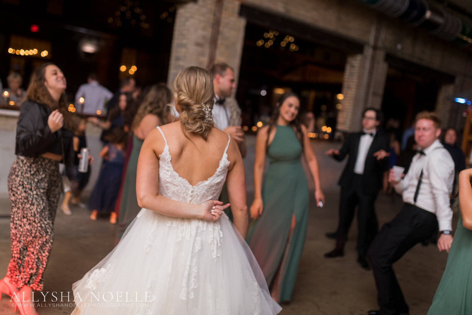 Wedding-at-The-Factory-on-Barclay-in-Milwaukee-1150