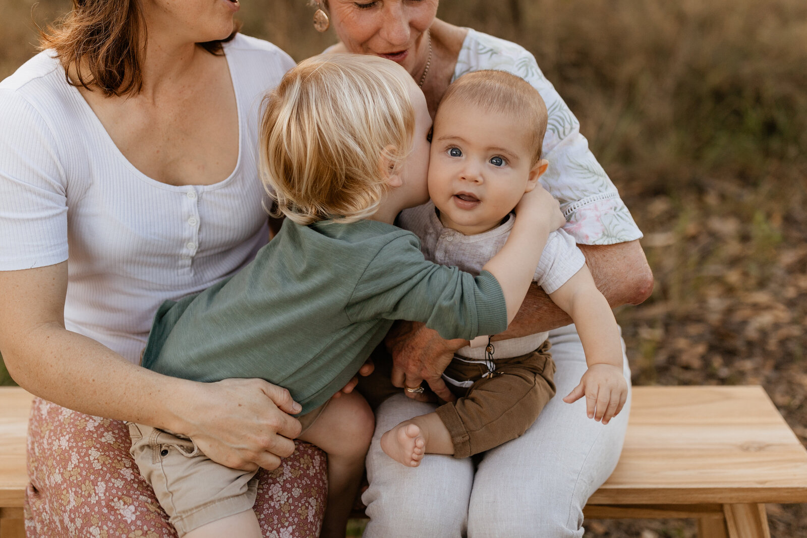 family-photo-session-with-toddlers-hills-district