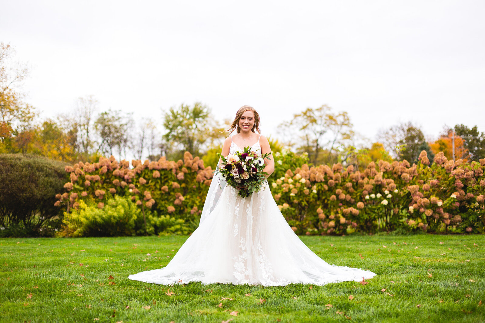 bride-portrait-posing-in-front-of-hydrengias-jorgensen-ohio