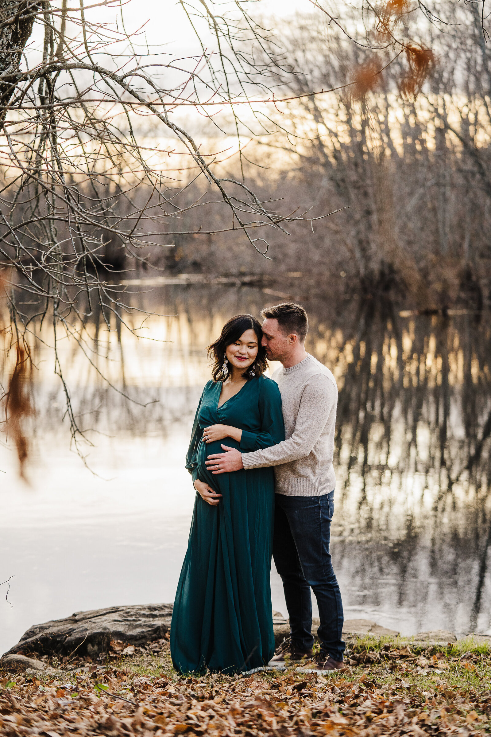 pregnant pictures with green dress