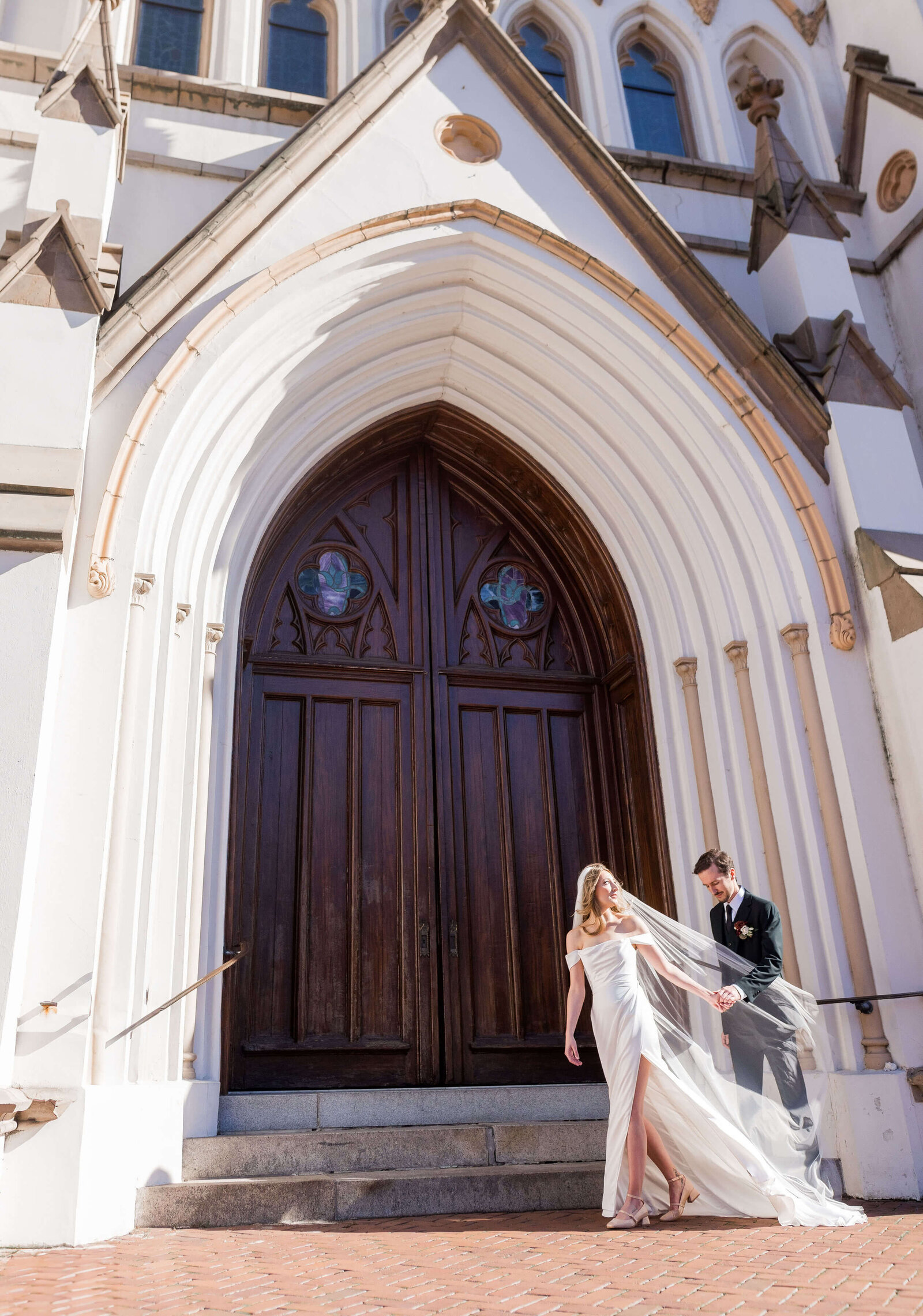 Tori_Bronston_Savannah_Elopement_Lafayette_Square_Wedding02