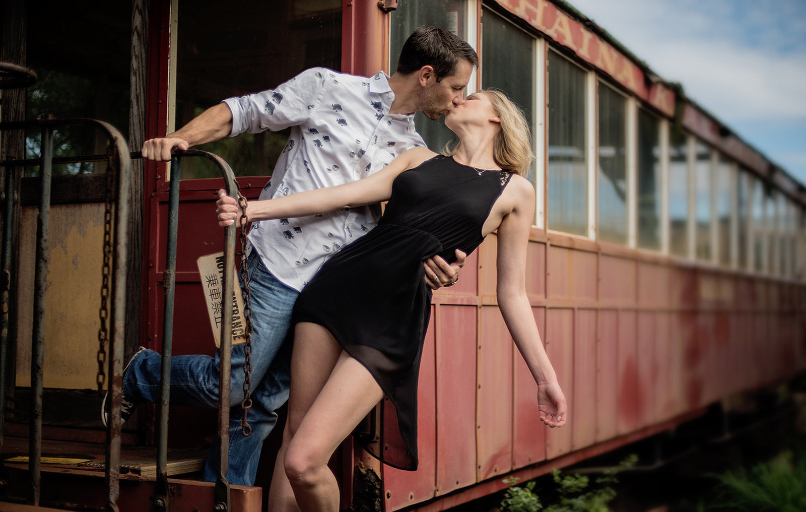 Engagement photographer on Maui