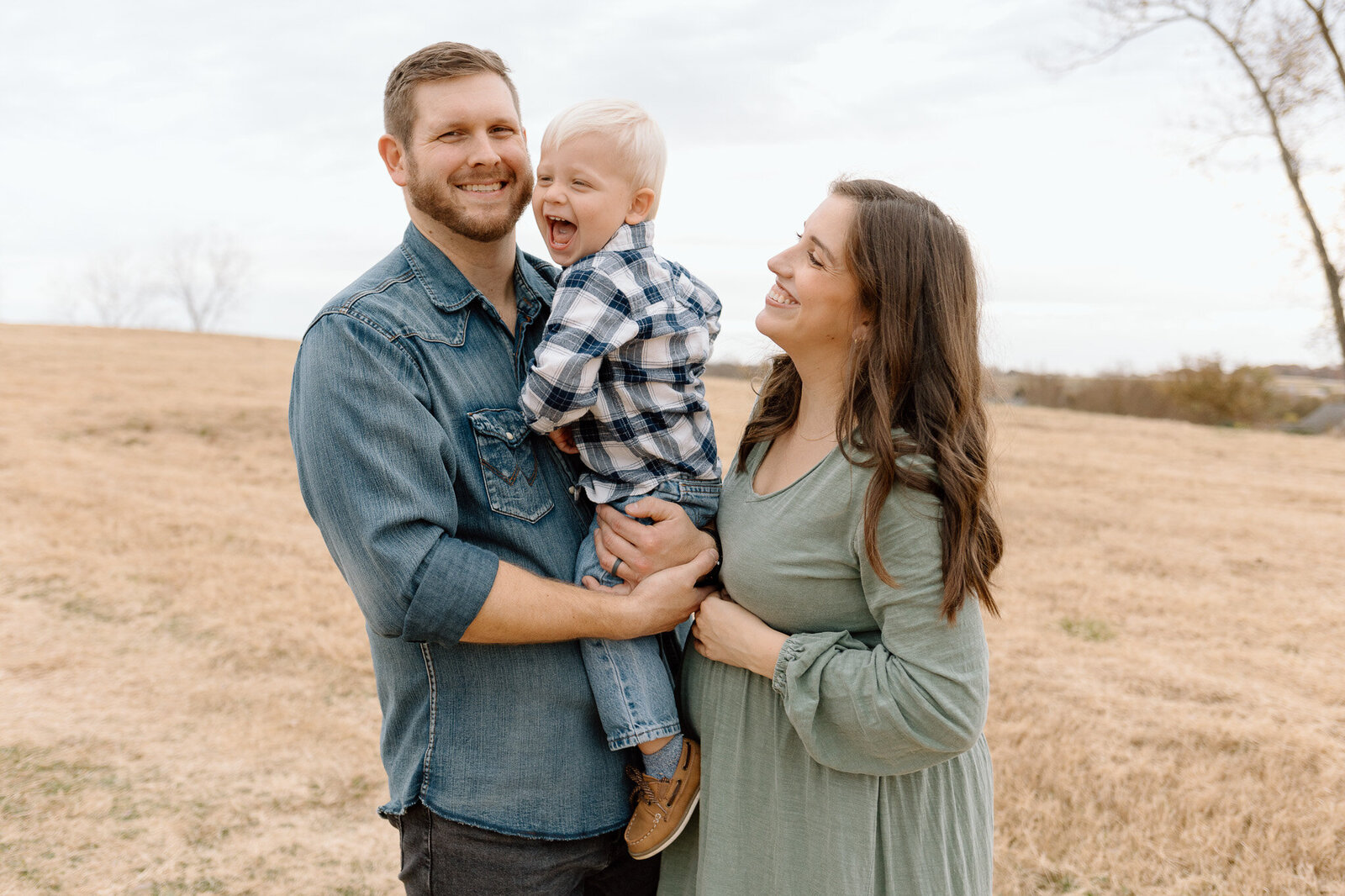 playful-family-maternity-photographer (2)