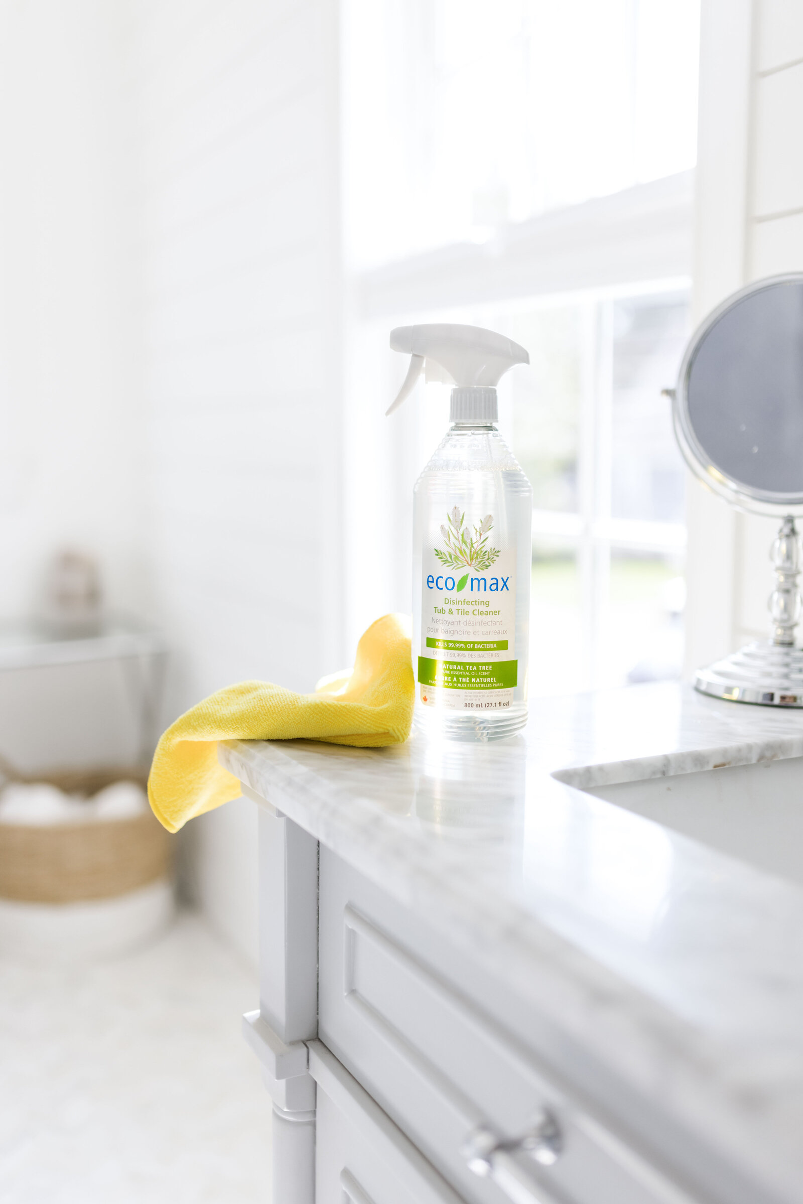 Eco-Max . Bathroom Cleaner Product Photography-10