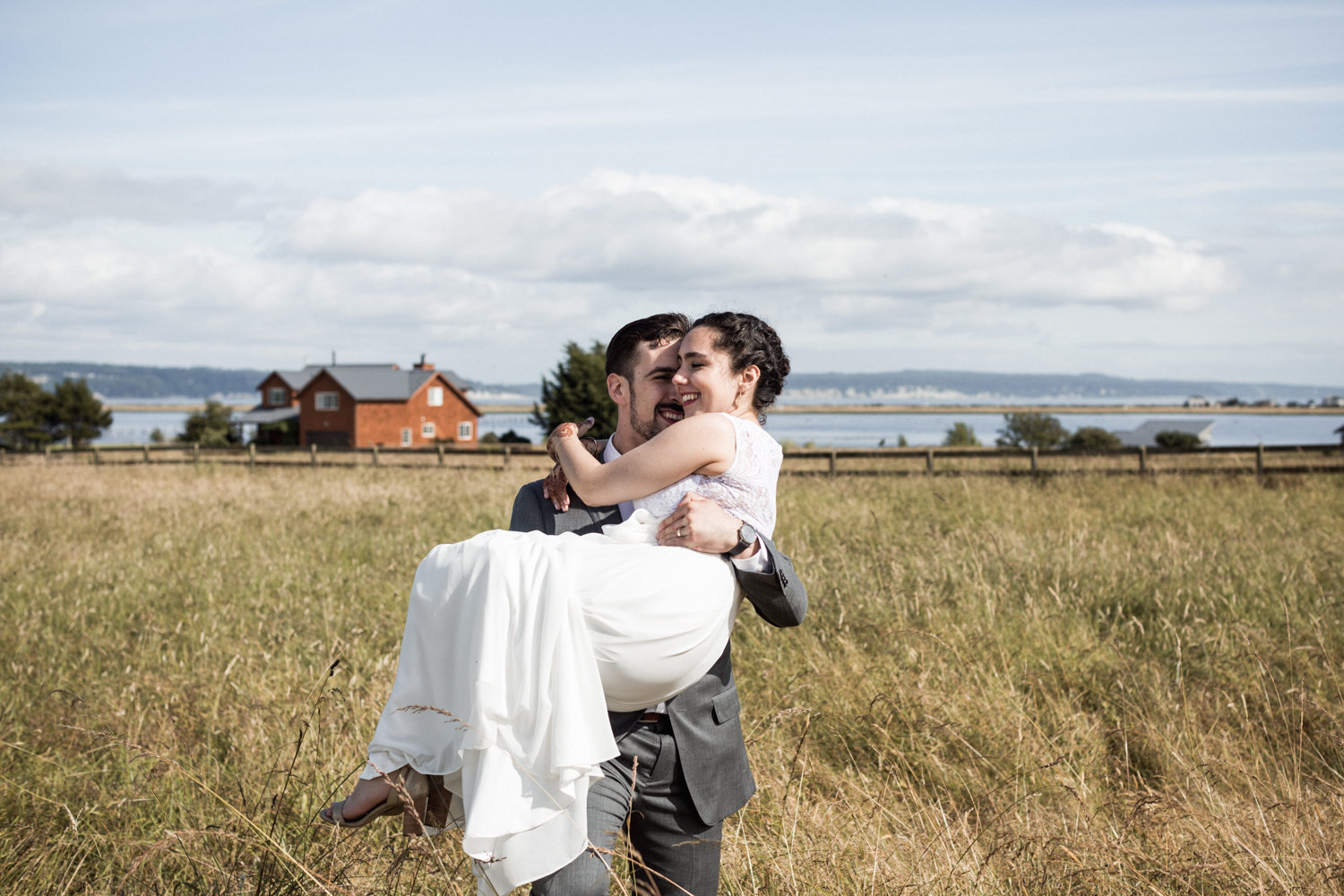 Whidbey Island Bride and Groom photographed by Danielle Motif Photography