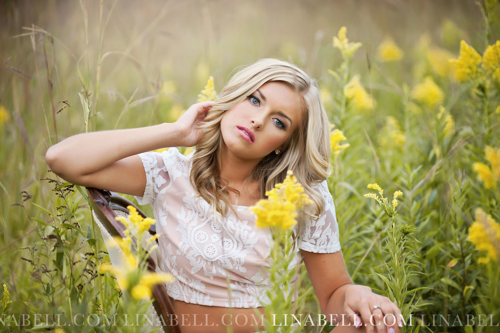 maple-grove-outdoor-senior-photos088