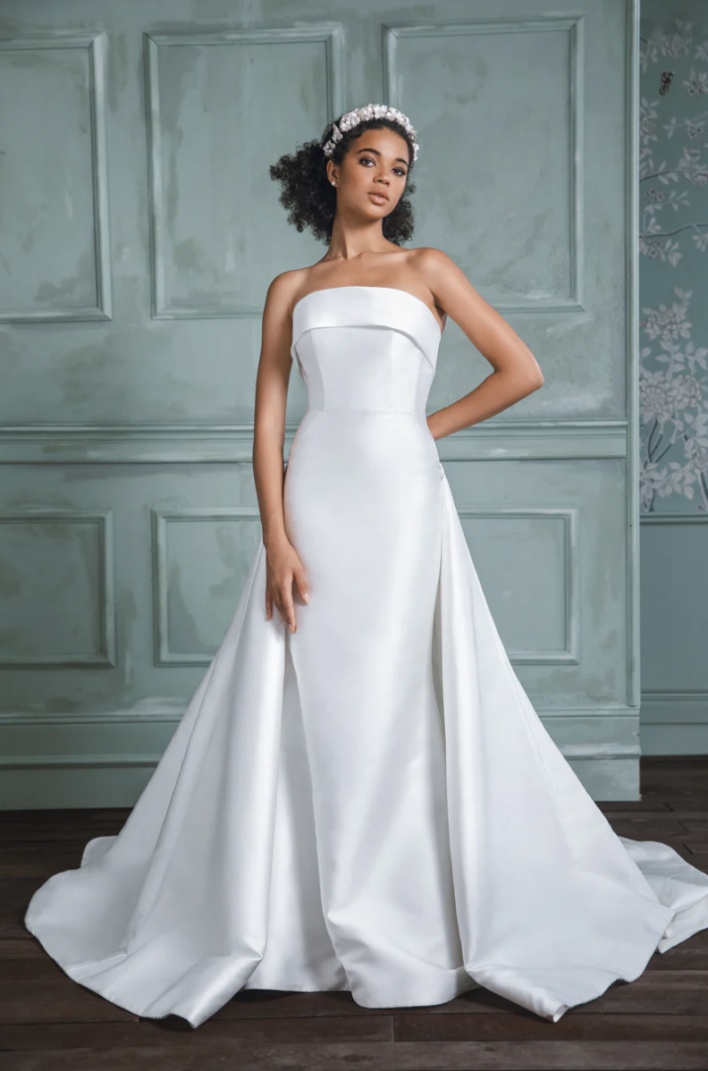 Anne Barge - Newport wedding dress in St. Louis.,