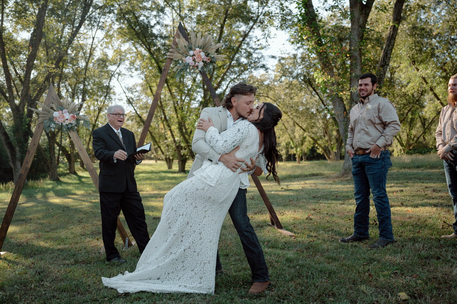 A western wedding ceremony at twin Farms in Jackson, Georgia