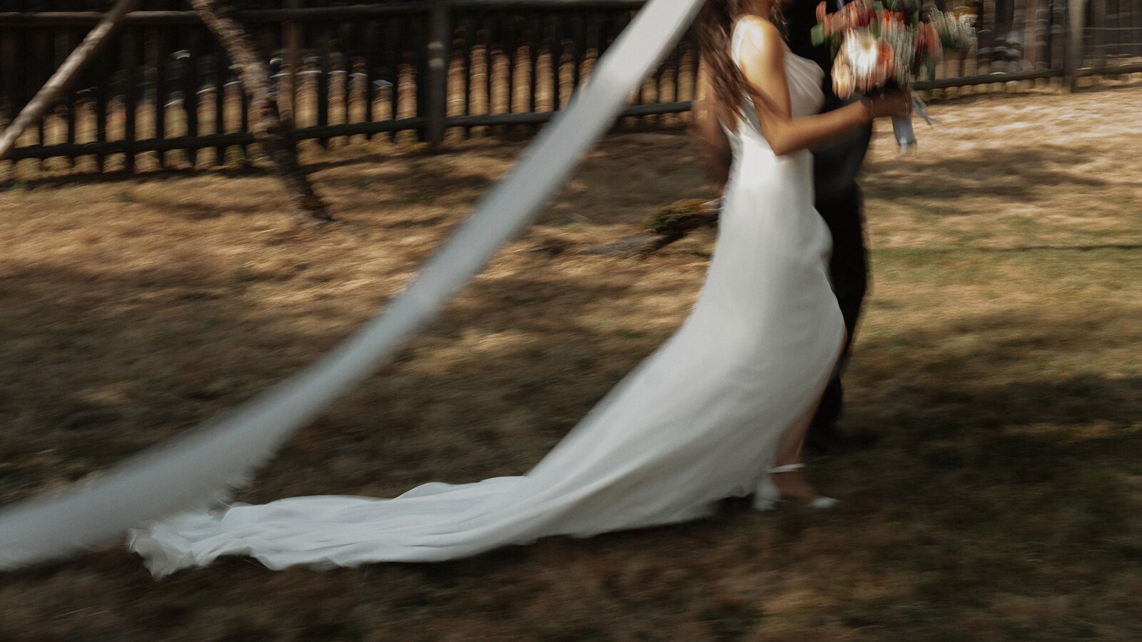 R&H-wedding-caleb-pike-victoria-bc-latitude 49 photography-couples portraits-4902592-1