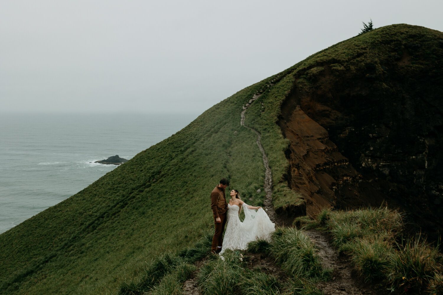 cliffs-of-moher-ireland-elopement-destination-wedding-photographer-ilumina-photography-3741