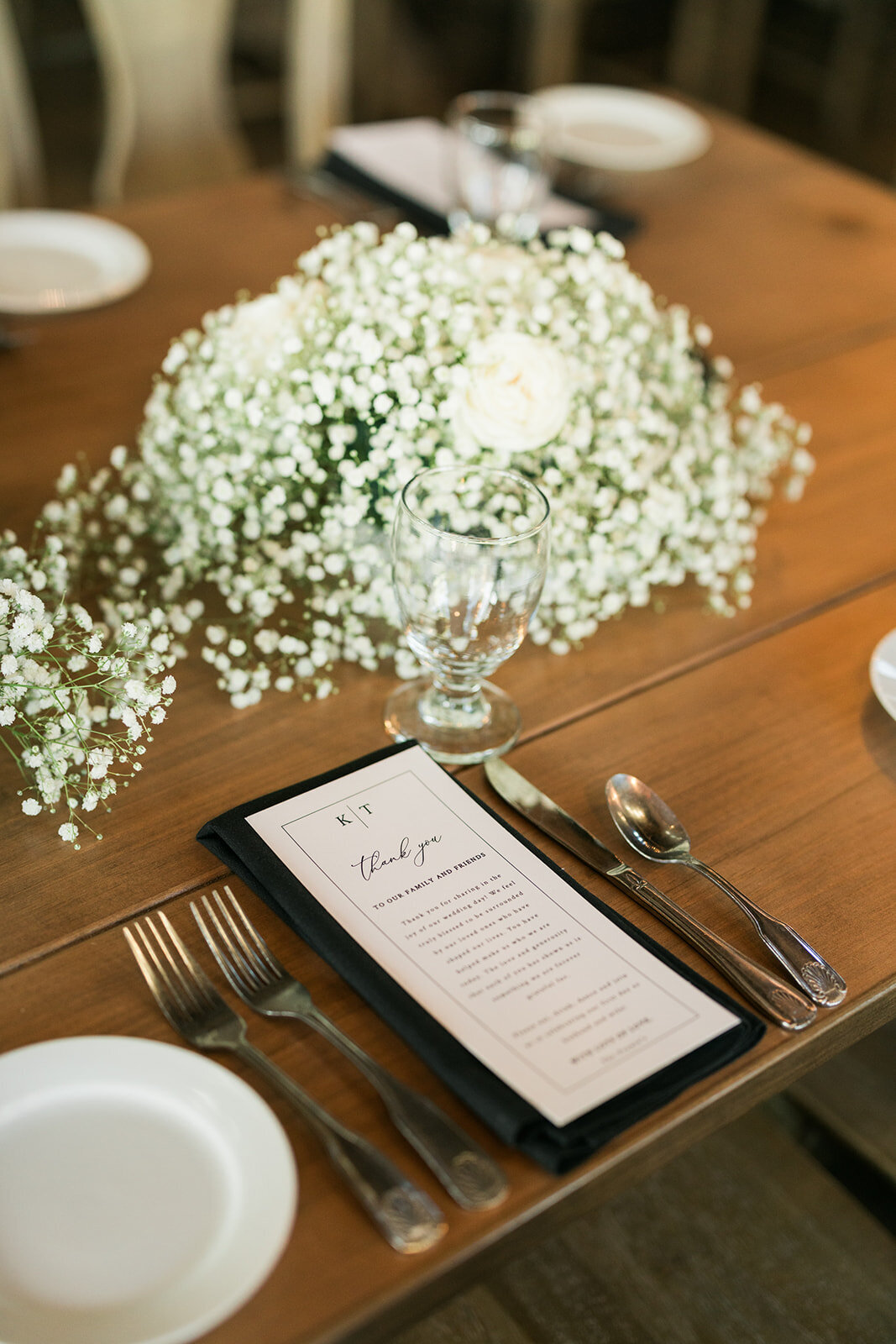 flowers-table-menus-wedding