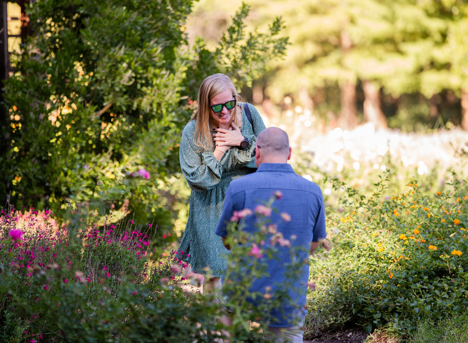 man proposing to girlfriend