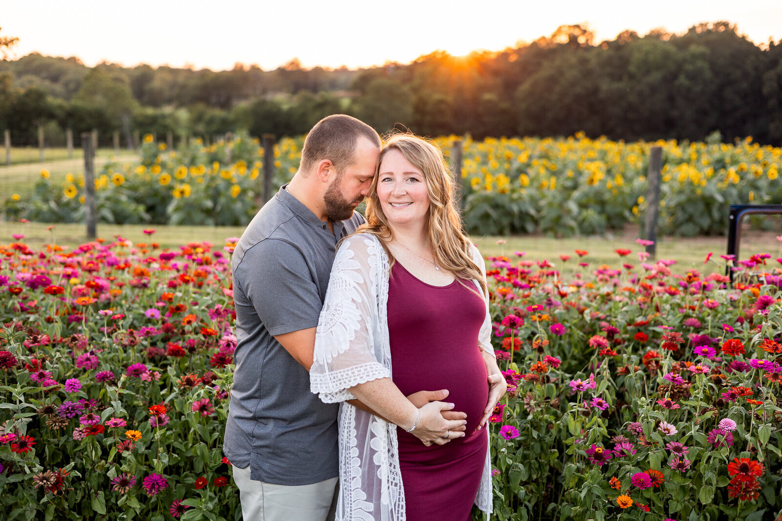 Outdoor-maternity-photography-sunflower-field-Georgetown-KY-photographer-2