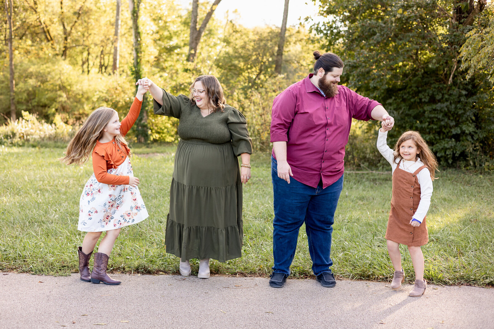 Family-outdoor-golden-hour-photography-session-Lexington-KY-photographer-3