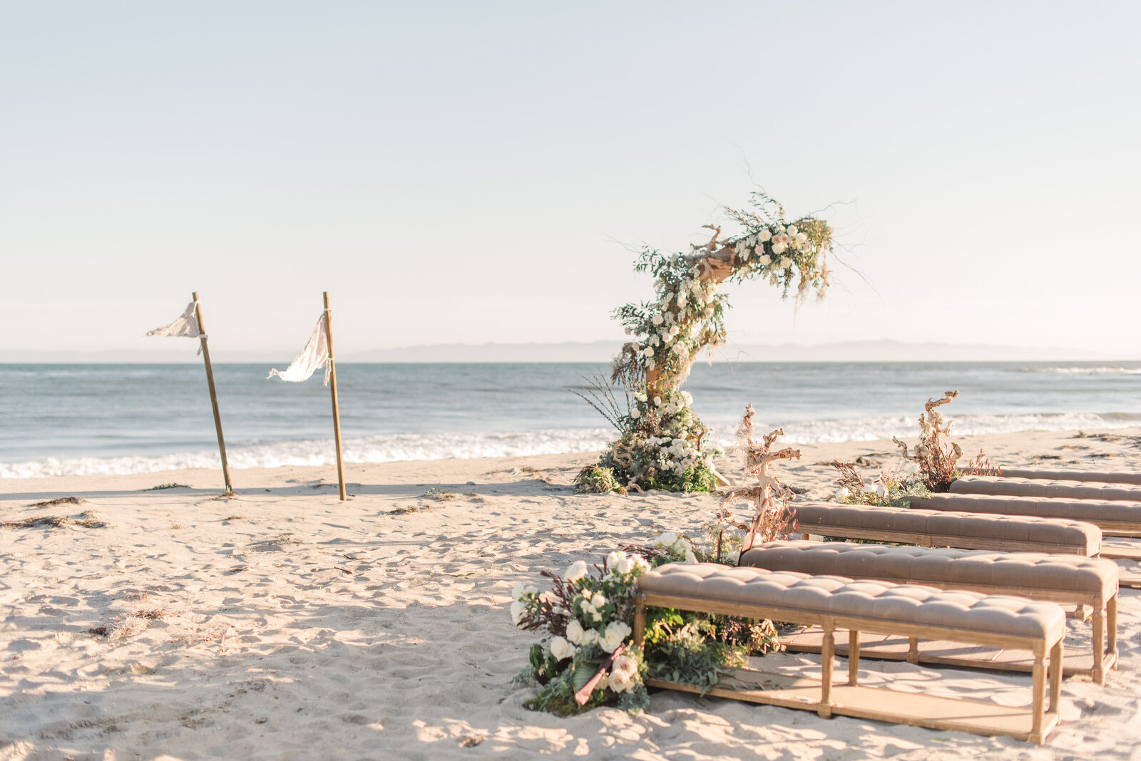 Precious-and-blooming-floral-design-kellye-clifford-Destination I do -Editorial-31