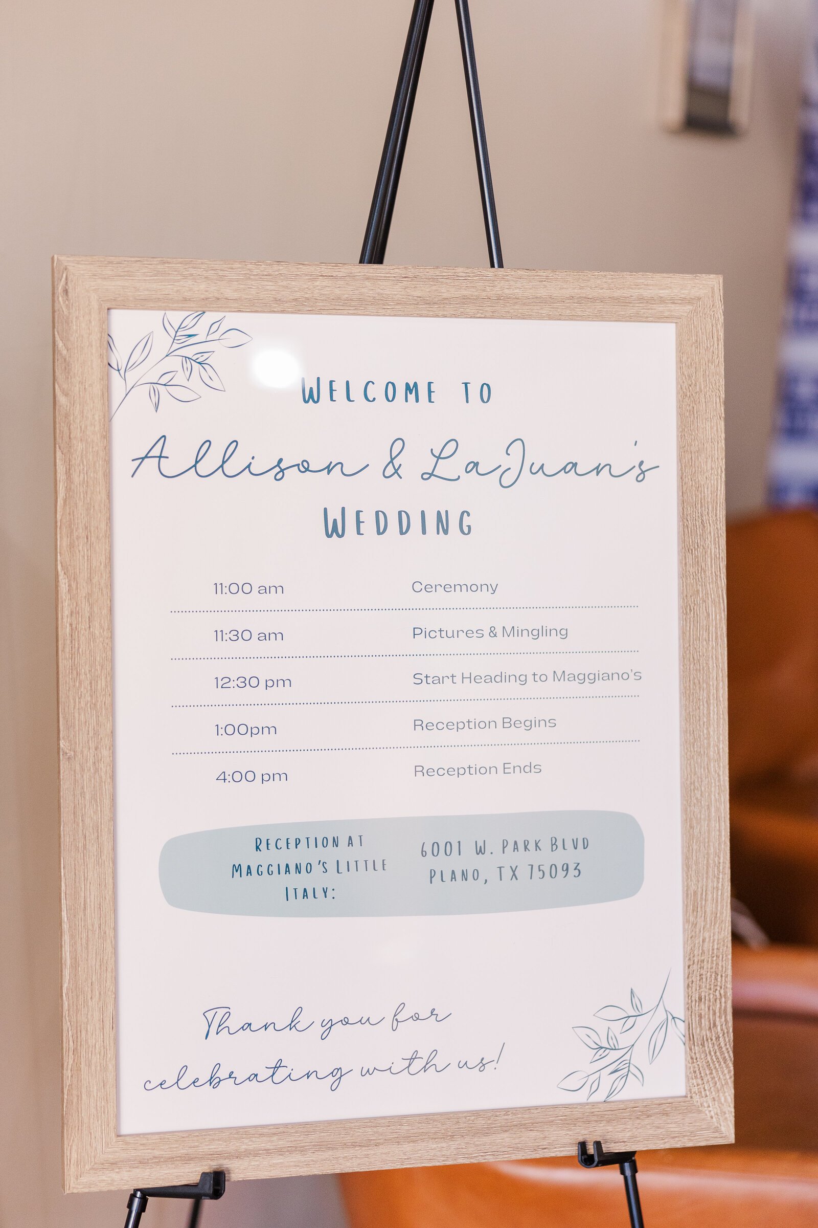 Dallas-micro-wedding-schedule-board
