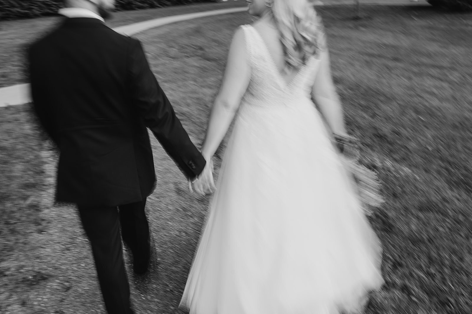 11 SUNSET_MichelleGodfreyPhoto_8.9.24_Sarah+Mike-83_websize