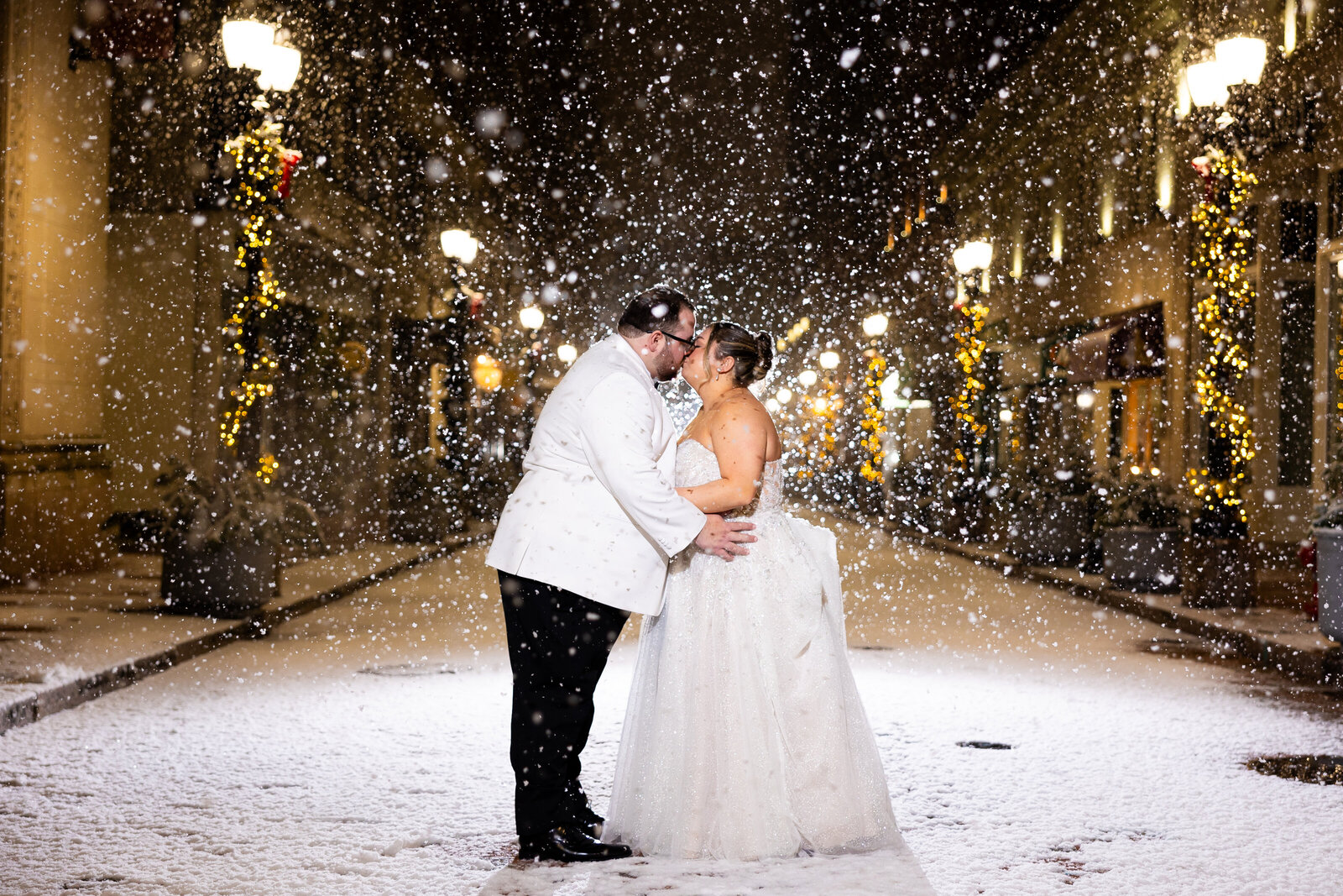 MelissaMikeWeddingSocietyRoom-869