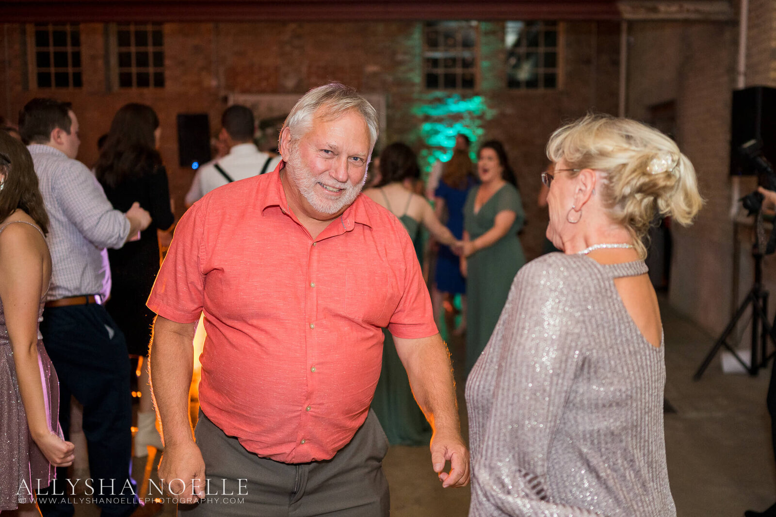 Wedding-at-The-Factory-on-Barclay-in-Milwaukee-1300