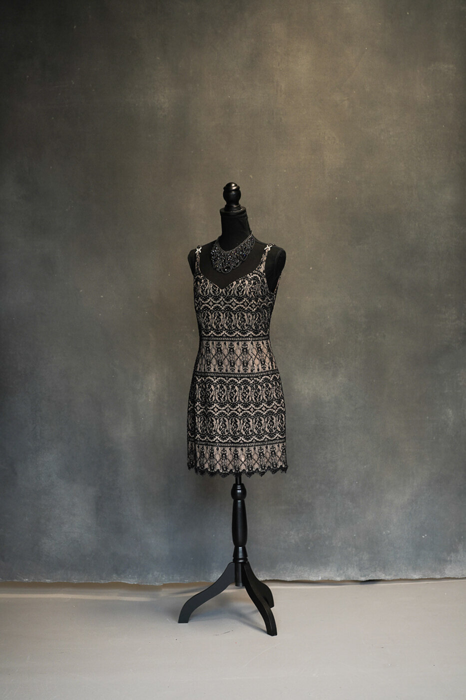 sarasota-photographer-studio-wardrobe-117