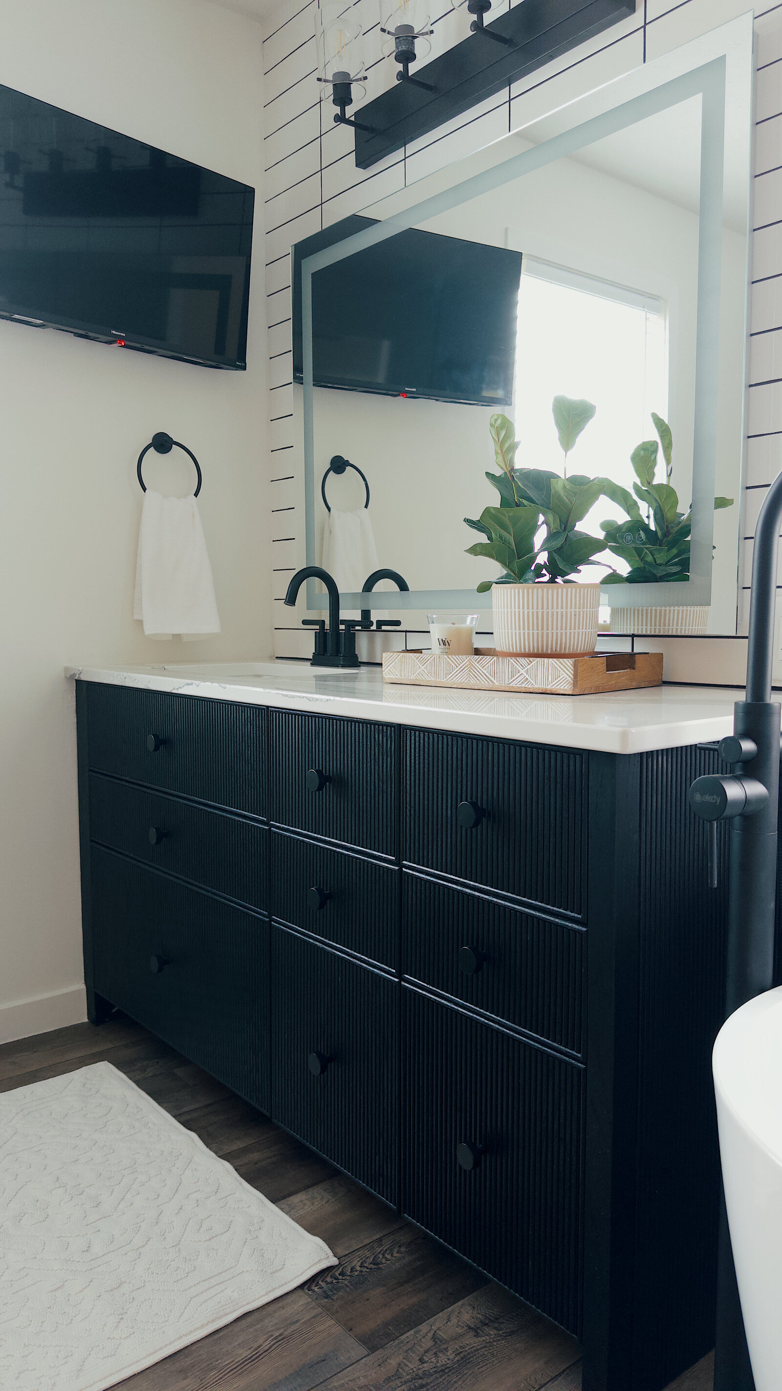 beaded-black-stain-vanities-7