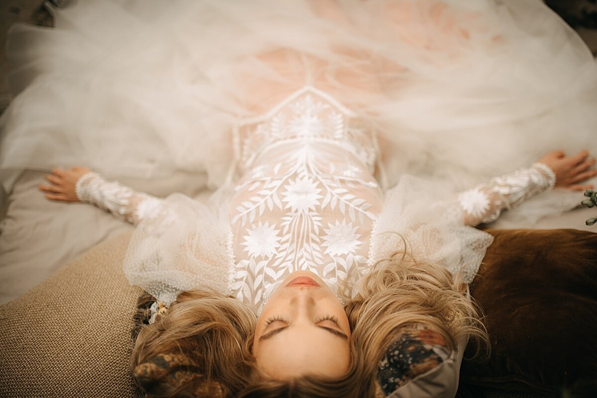 Joanne Fleming Design Wedding Dress - Sophia Veres Photography - Fleur Provocateur_0261