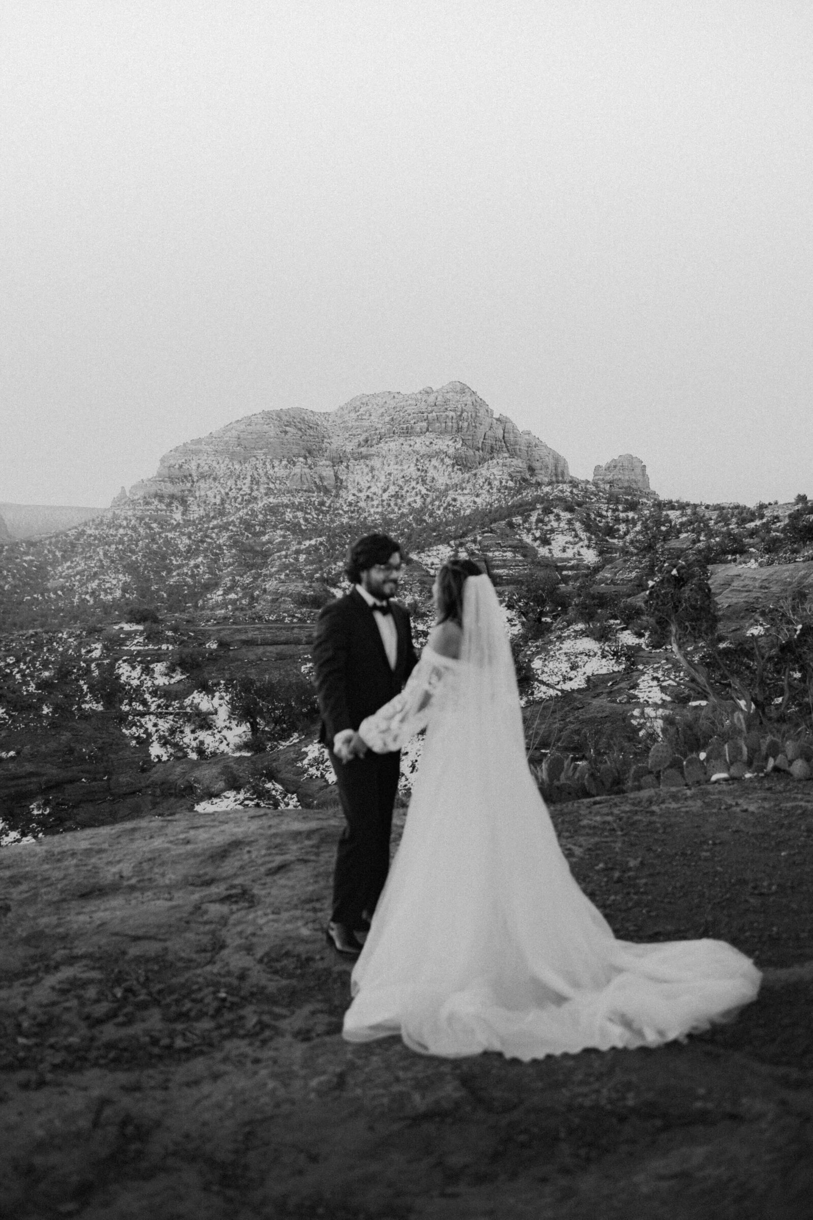 Cathedral-Rock-Elopement-Sedona-OliviaHopePhotography--4