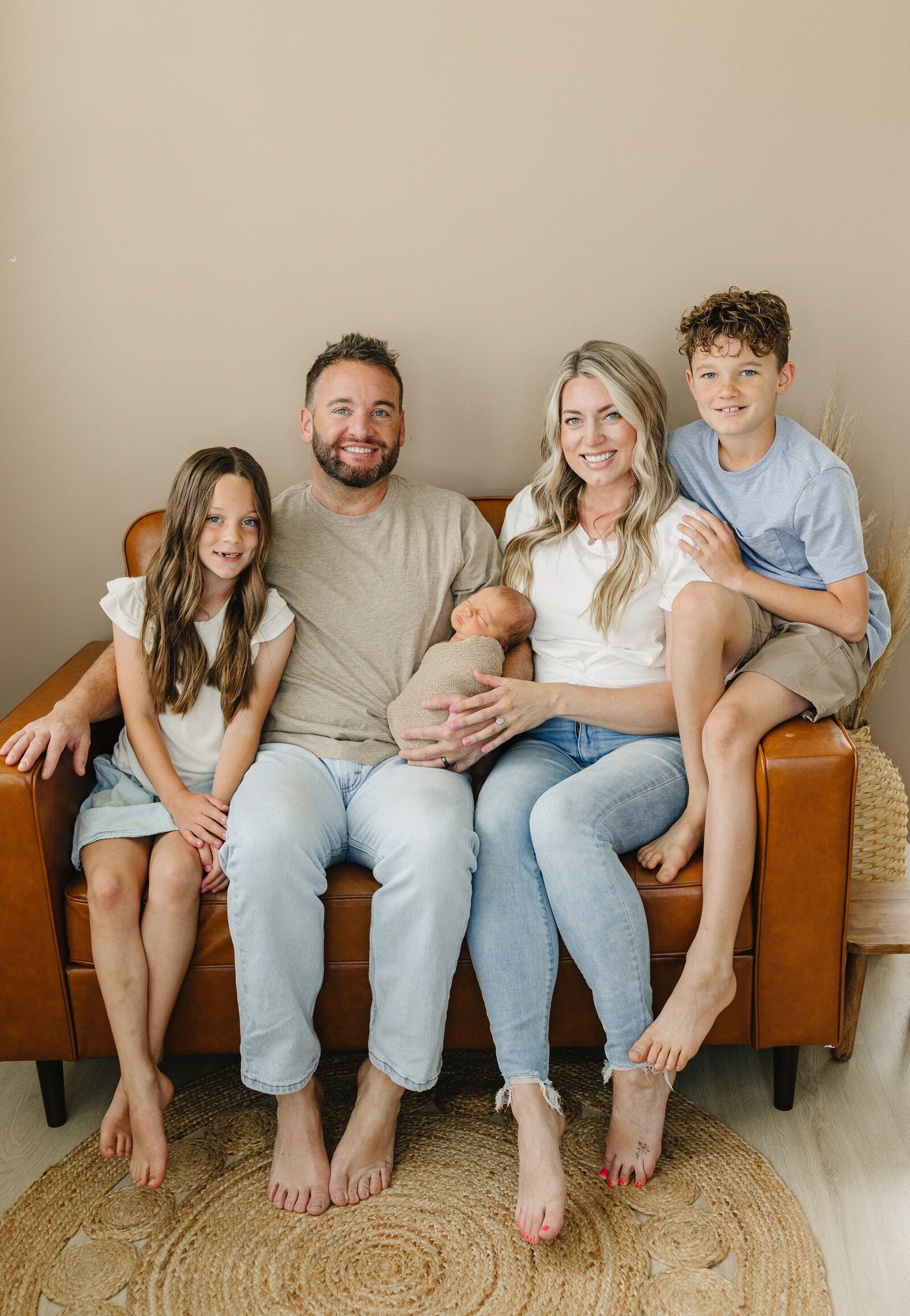 NEWBORN FAMILY REGIE ANN WITH KYLEE ANN STUDIOS0000