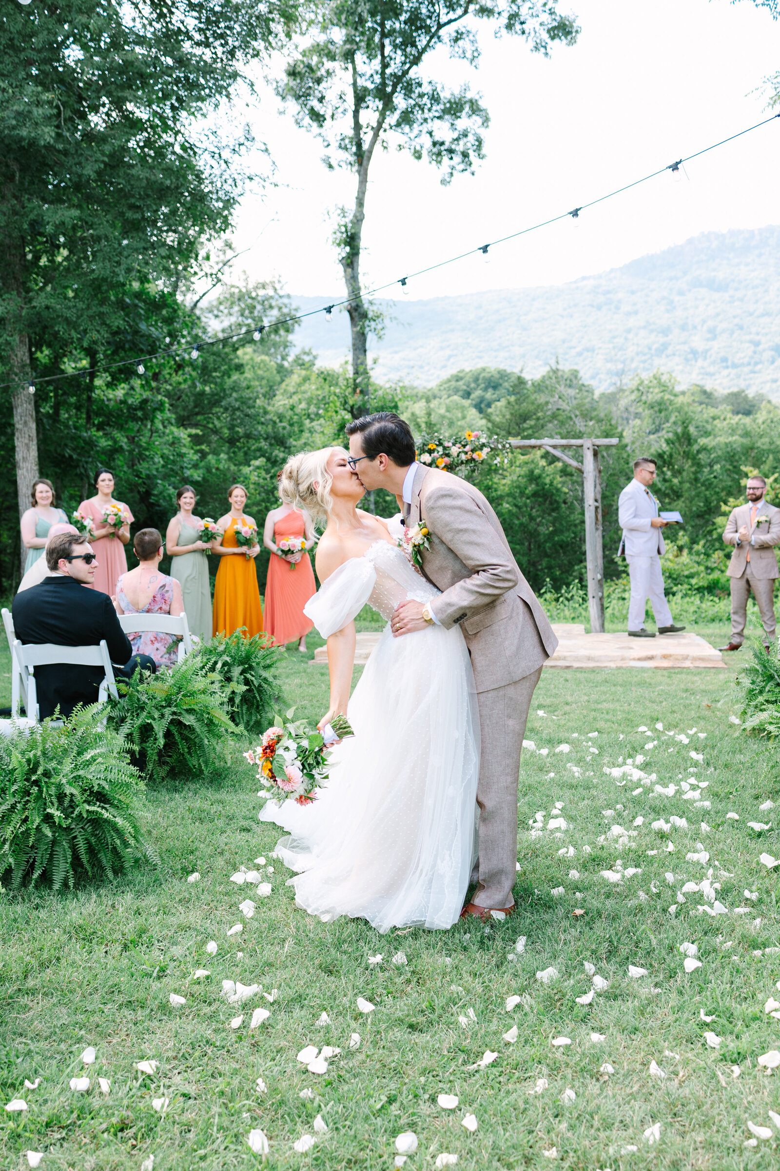 Summer-Wedding-Ridge-Rose-Venue-Chickamauga-Georgia-Willow-And-Rove-12