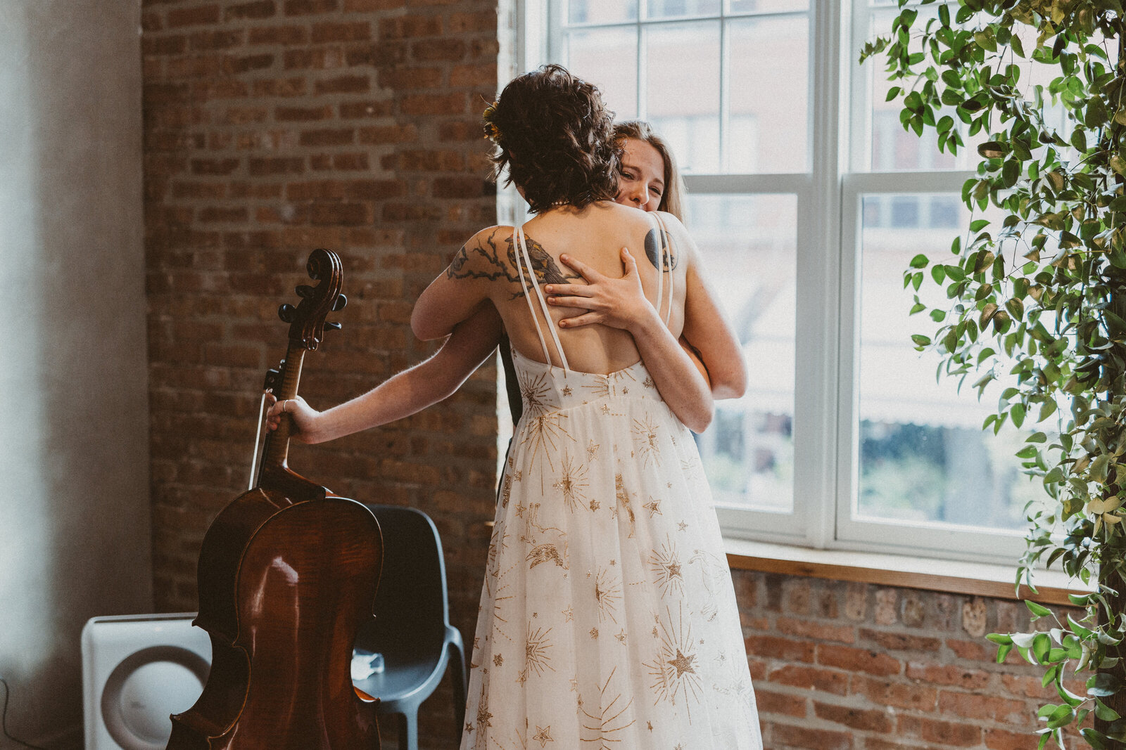 morgans-on-fulton-wedding-gay-queer-photographer-wedding-chicago-68