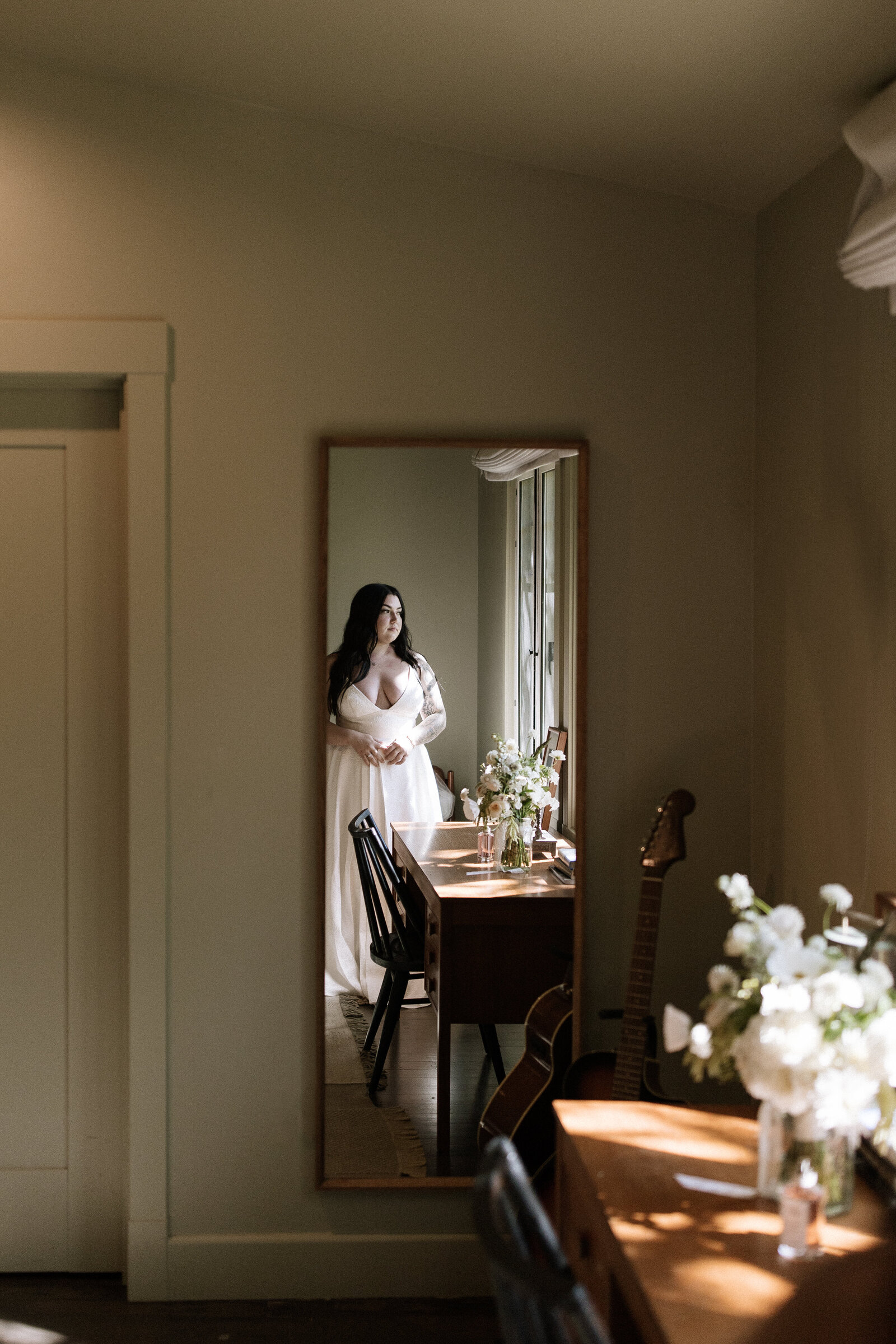 Bridal portraits in getting ready suite at Dawn Ranch wedding venue, Northern California photographer