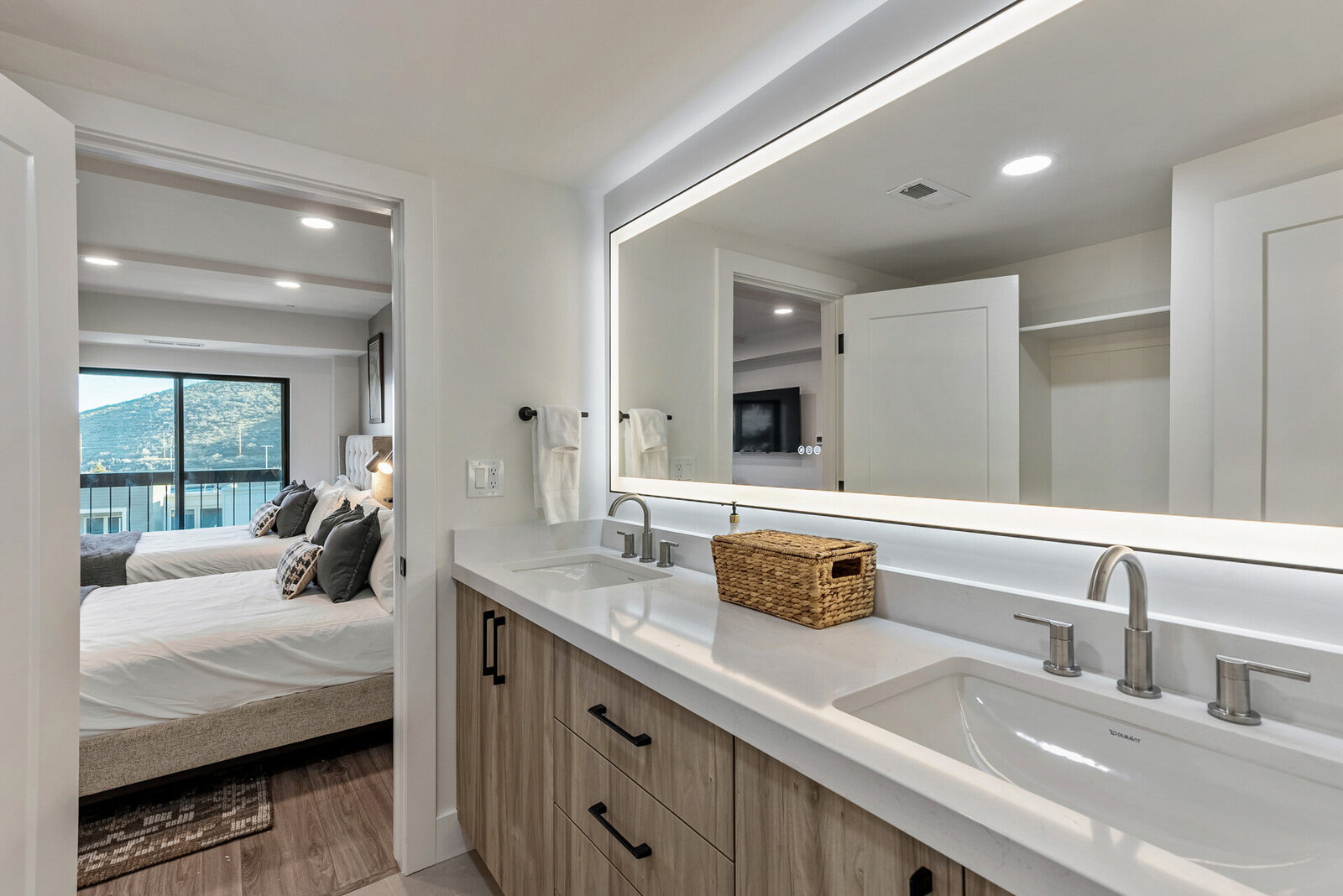 Vacation-Home-Interior-Designer-Chalet-and-Co-double-vanity-bathroom-style