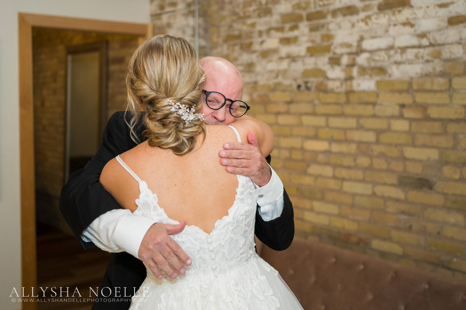 Wedding-at-The-Factory-on-Barclay-in-Milwaukee-0128