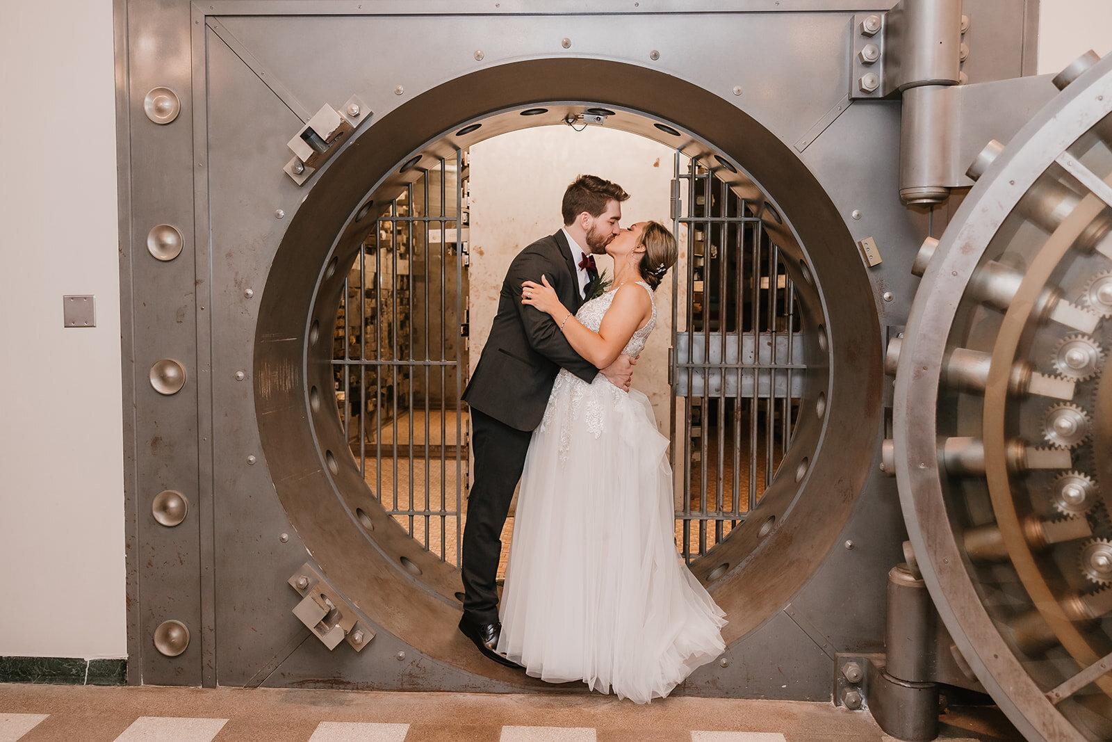 Hanna&Ryanr-MKP-MichiganWeddingPhotographer-365