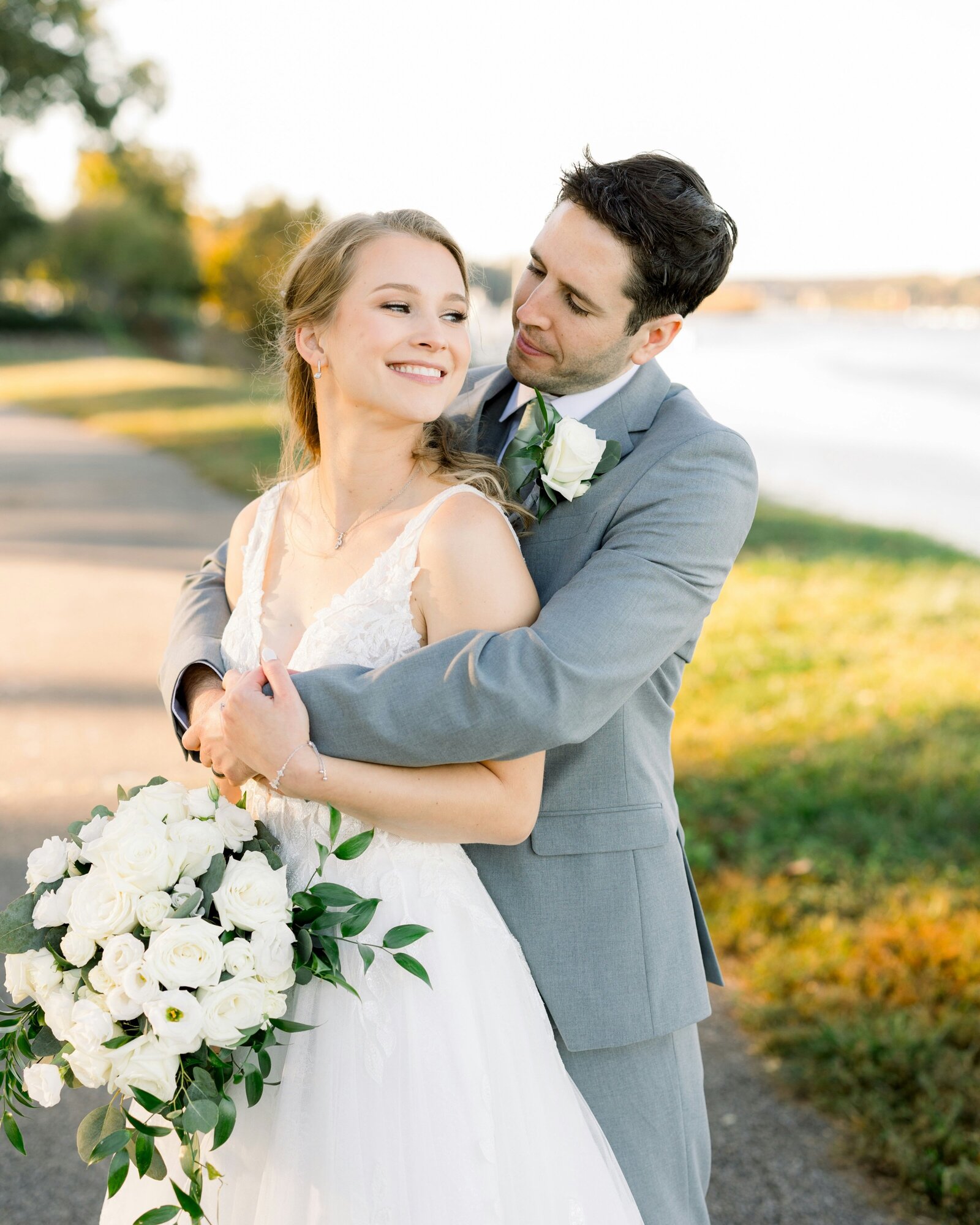 fMBPacMLJ8mca7JPj_8TBWiQqPs4-cfh9z82tqu-the-ospreys-at-belmont-bay-wedding-first-look-998