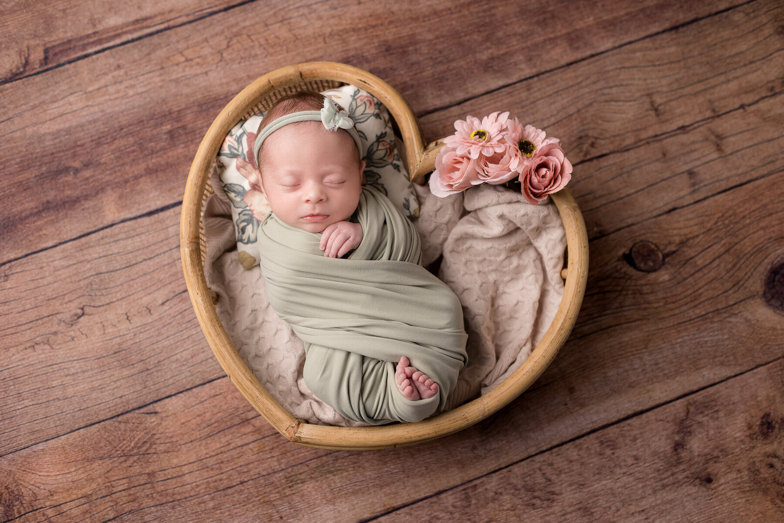 In-home-newborn-photography-session-Georgetown-KY-photographer-baby-girl-3