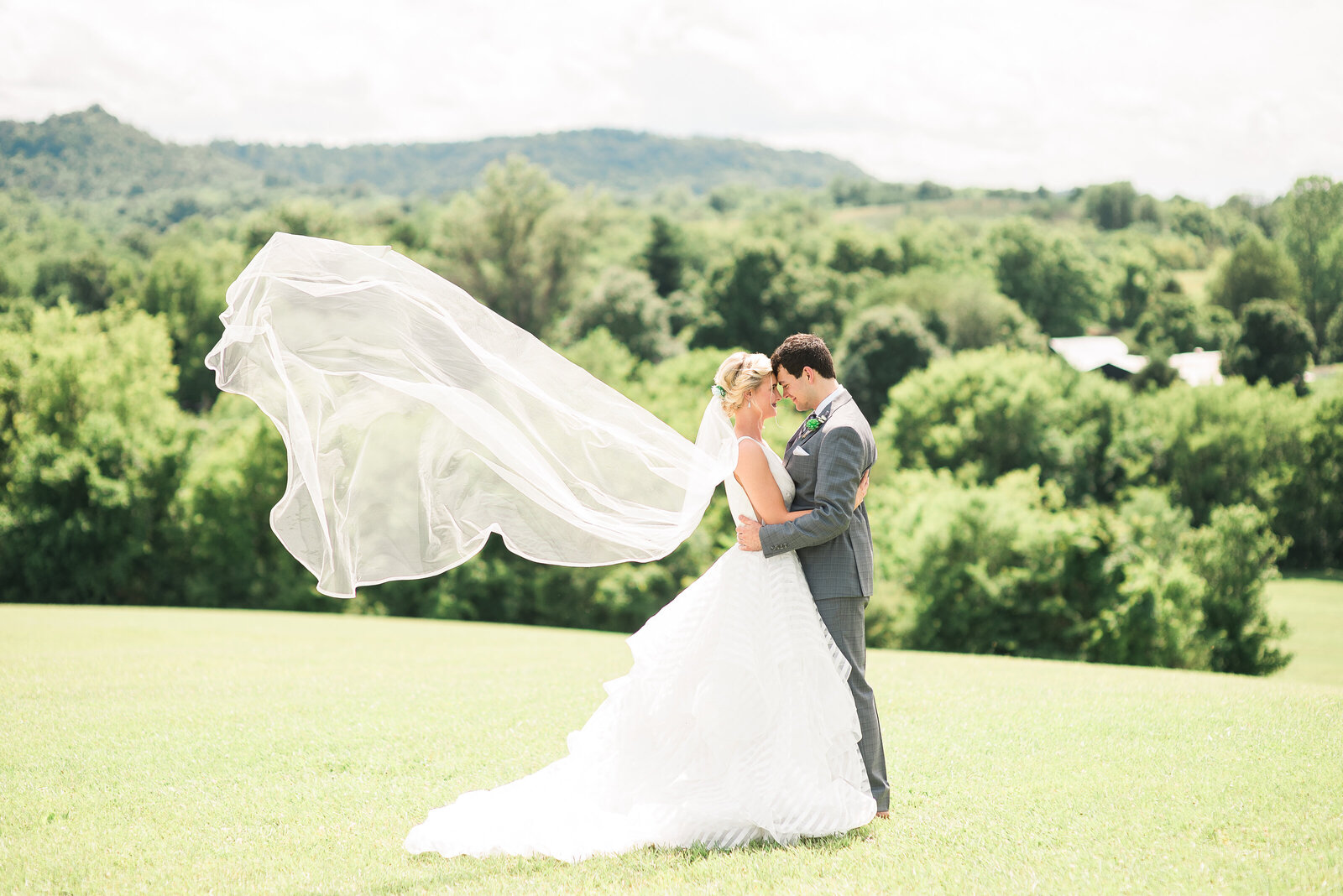 Bluegrass Wedding Barn Keith and Melissa Photography (1)