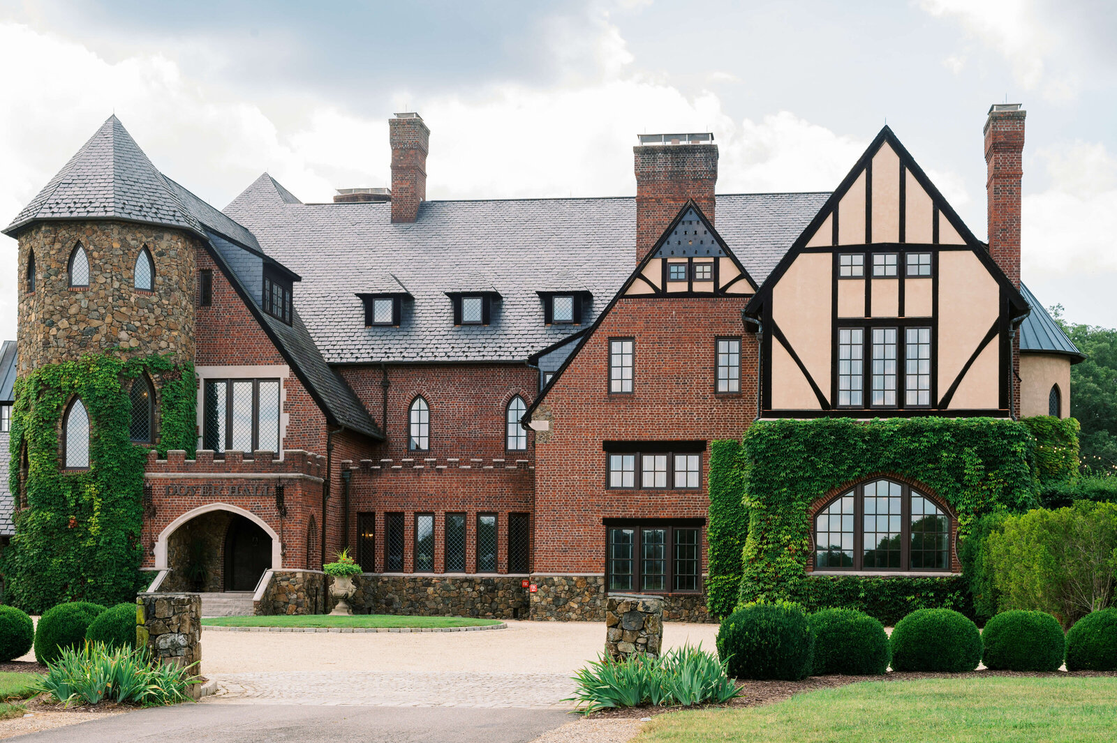 A beautiful brick estate makes for a stunning location for your Virginia wedding