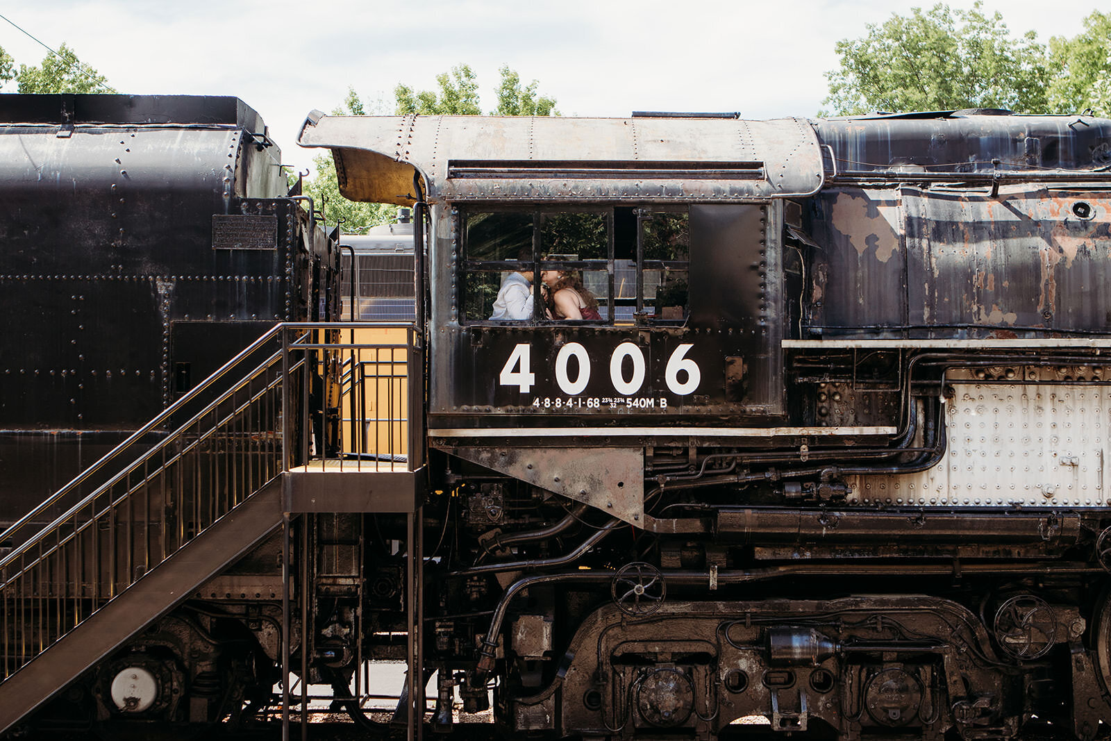 Missouri-Botanical-Gardens-Engagement-Photography-336