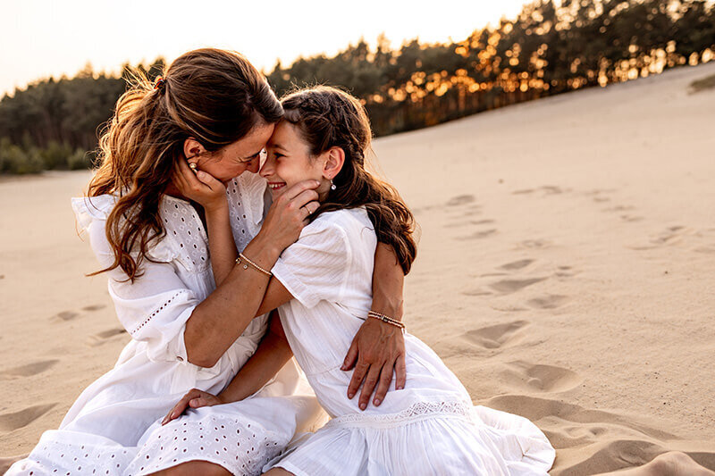 Familie shoot - mama en ik - Kinderen - ouders van nu - Desiree Dijk Fotografie - Nunspeet