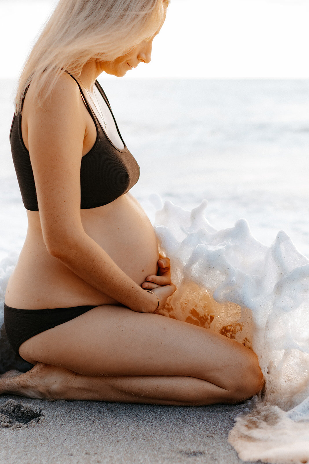 Cairns maternity photographer