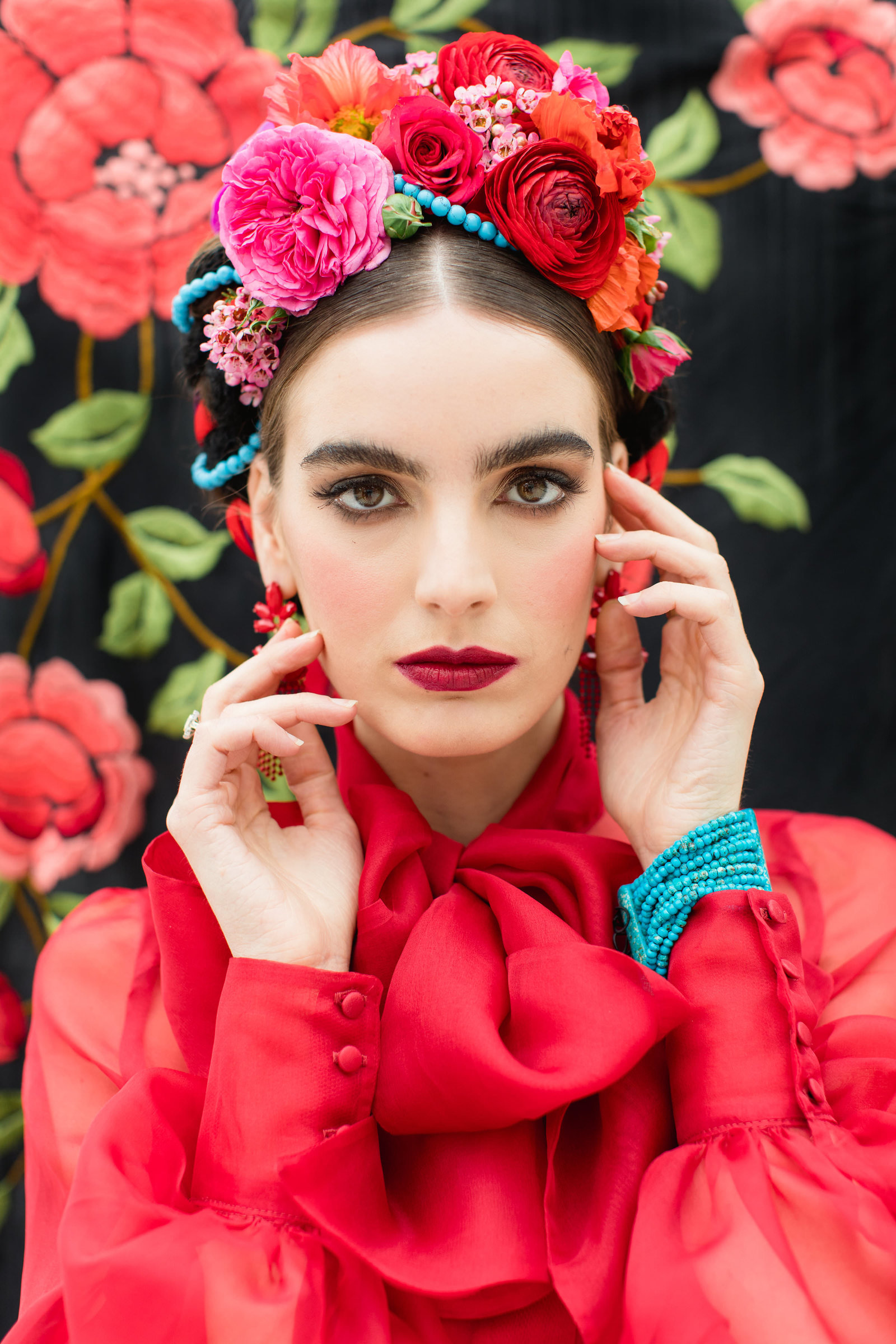 Frida-Kahlo-inspired-red-silk-shirt-JoanneFlemingDesign-RobertaFacchiniPhoto (5)