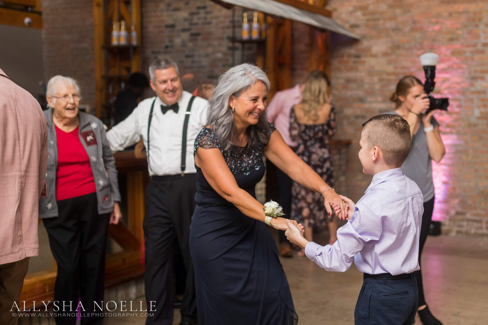Wedding-at-The-Factory-on-Barclay-in-Milwaukee-1308