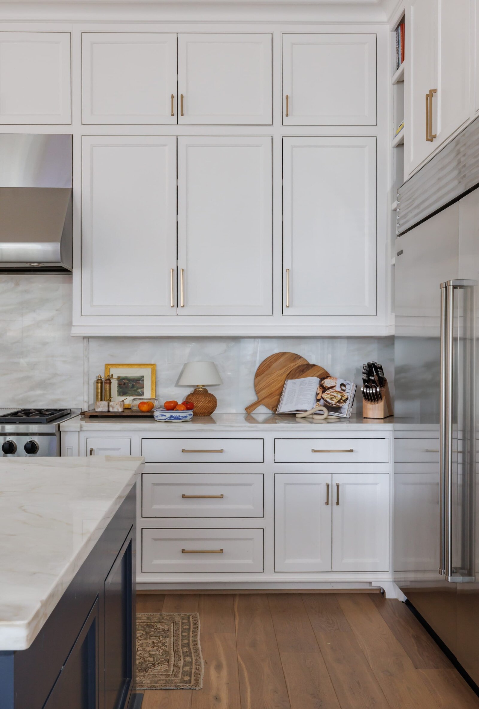 vision and hammer styled kitchen counter