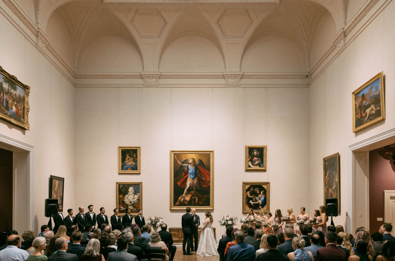 Minneapolis Institute of Art wedding photographer ceremony in the gallery