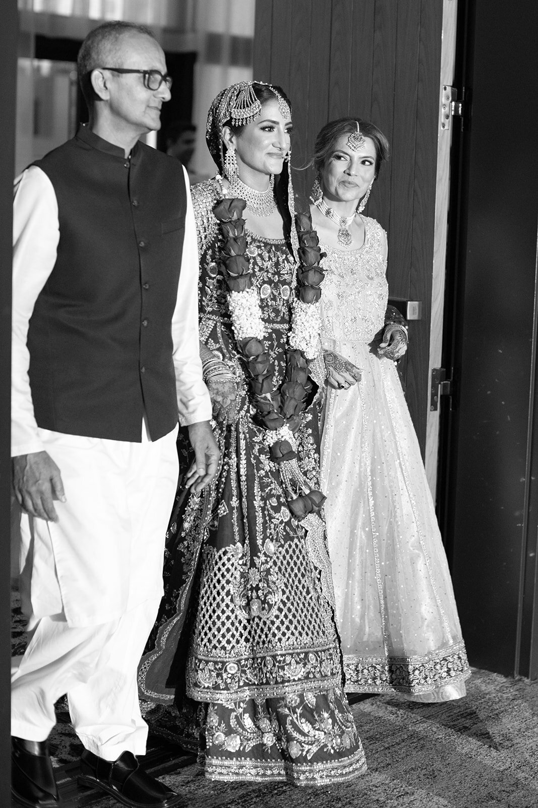 walima-pakistani-muslim-all-red-wedding-18