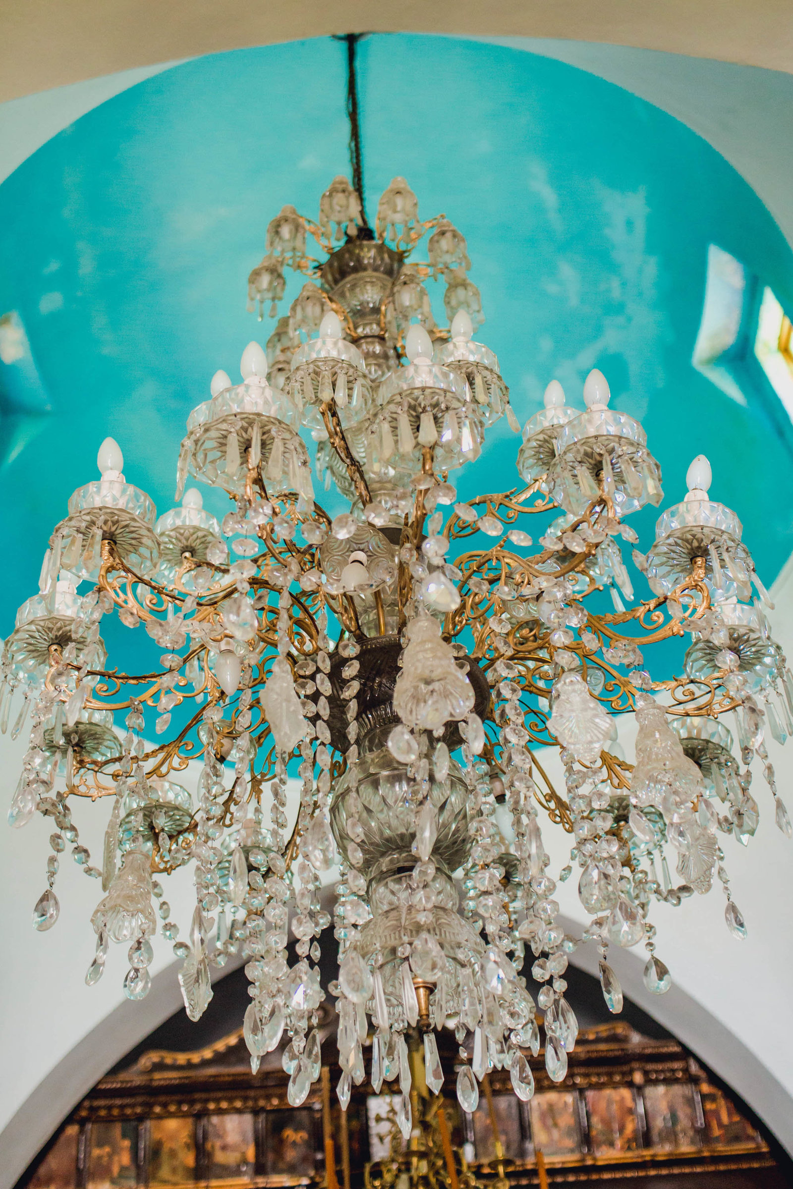 chandelier-church-pyrgos-destination-travel-santorini-wedding-kate-timbers-photo-2684