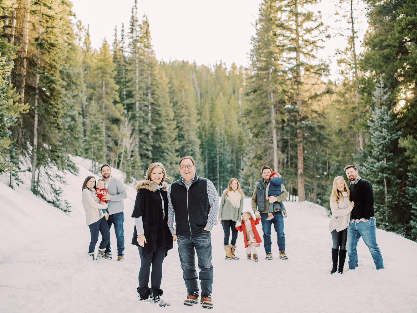 Colorado-Family-Photography-Vail-Mountaintop-Winter-Snowy-Christmas-Photoshoot10